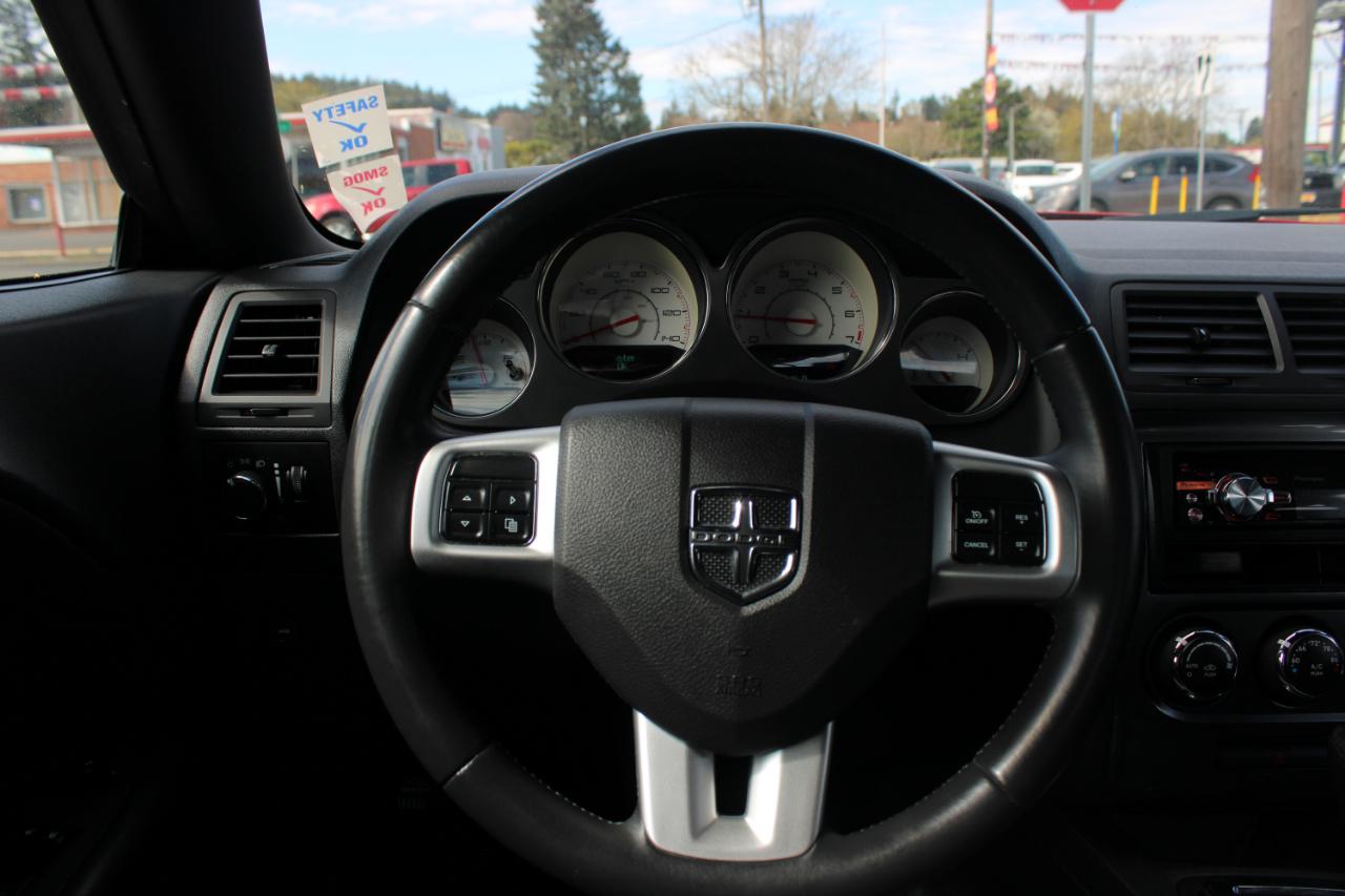 Dodge Challenger 2dr Cpe SXT 2013