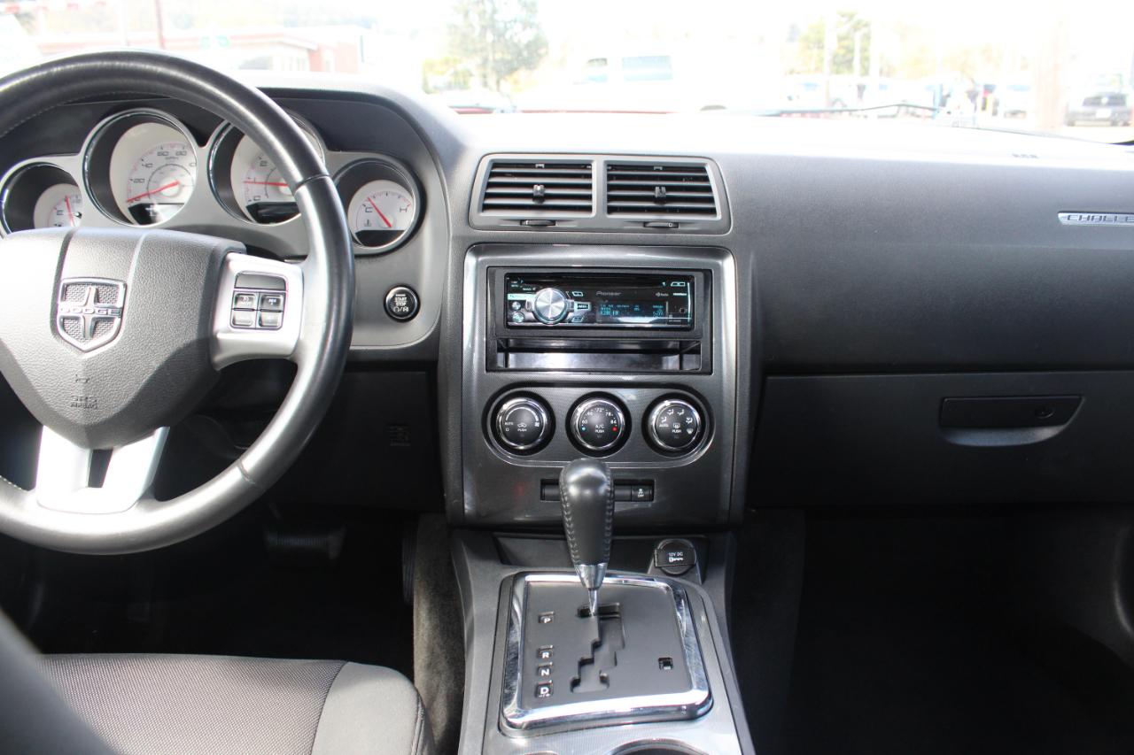 Dodge Challenger 2dr Cpe SXT 2013