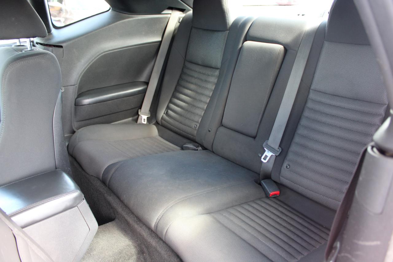 Dodge Challenger 2dr Cpe SXT 2013