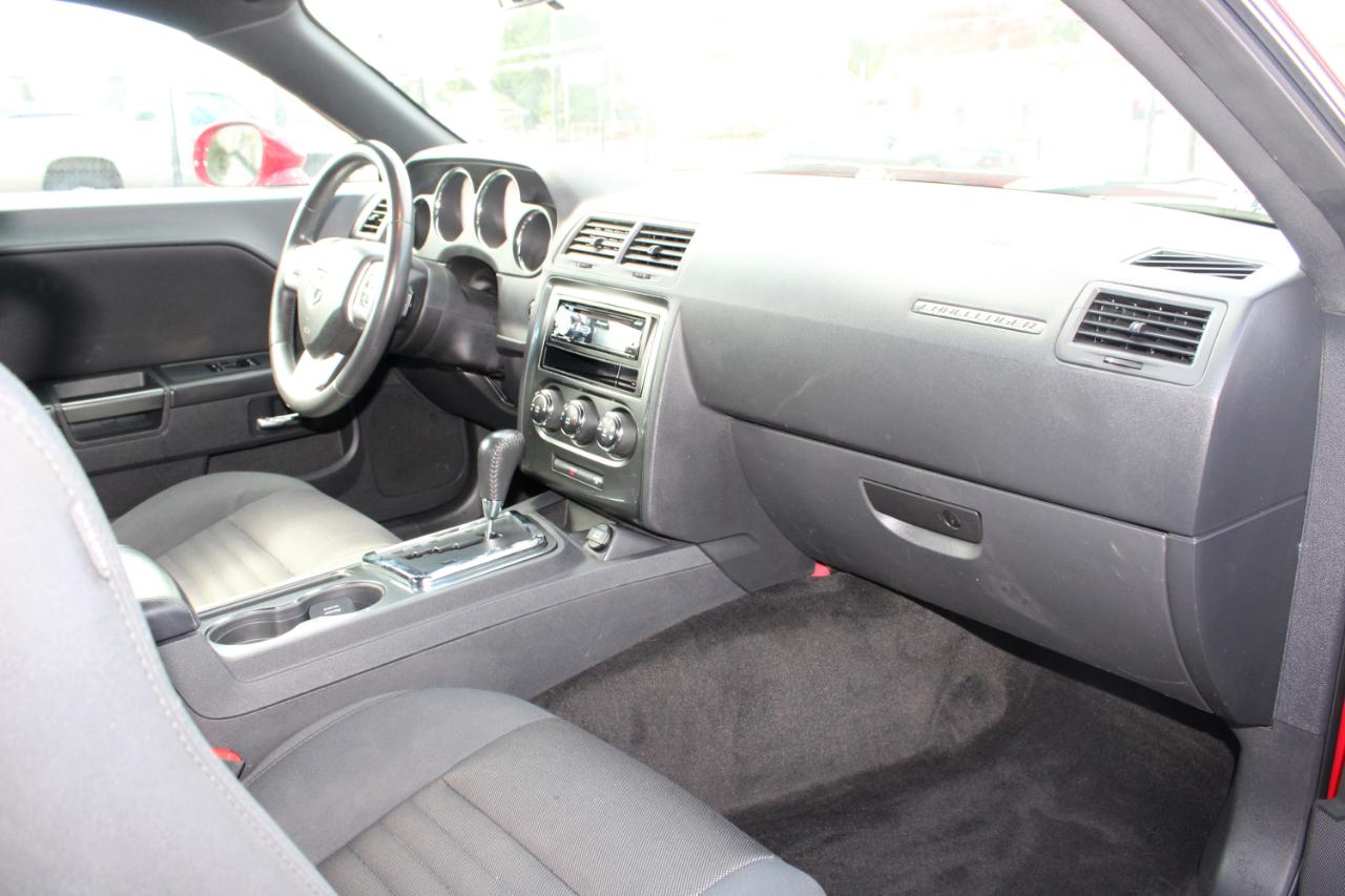 Dodge Challenger 2dr Cpe SXT 2013