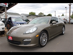 2013 Porsche Panamera  2013 Porsche Panamera