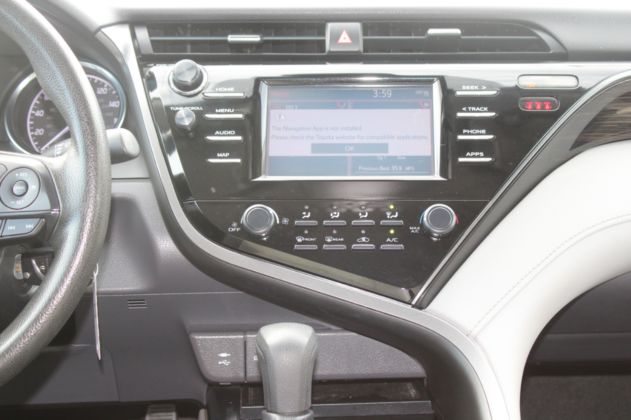 2019 Toyota Camry SE XLE photo 8