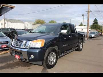 2015 Nissan Titan 4WD Crew Cab SWB SV