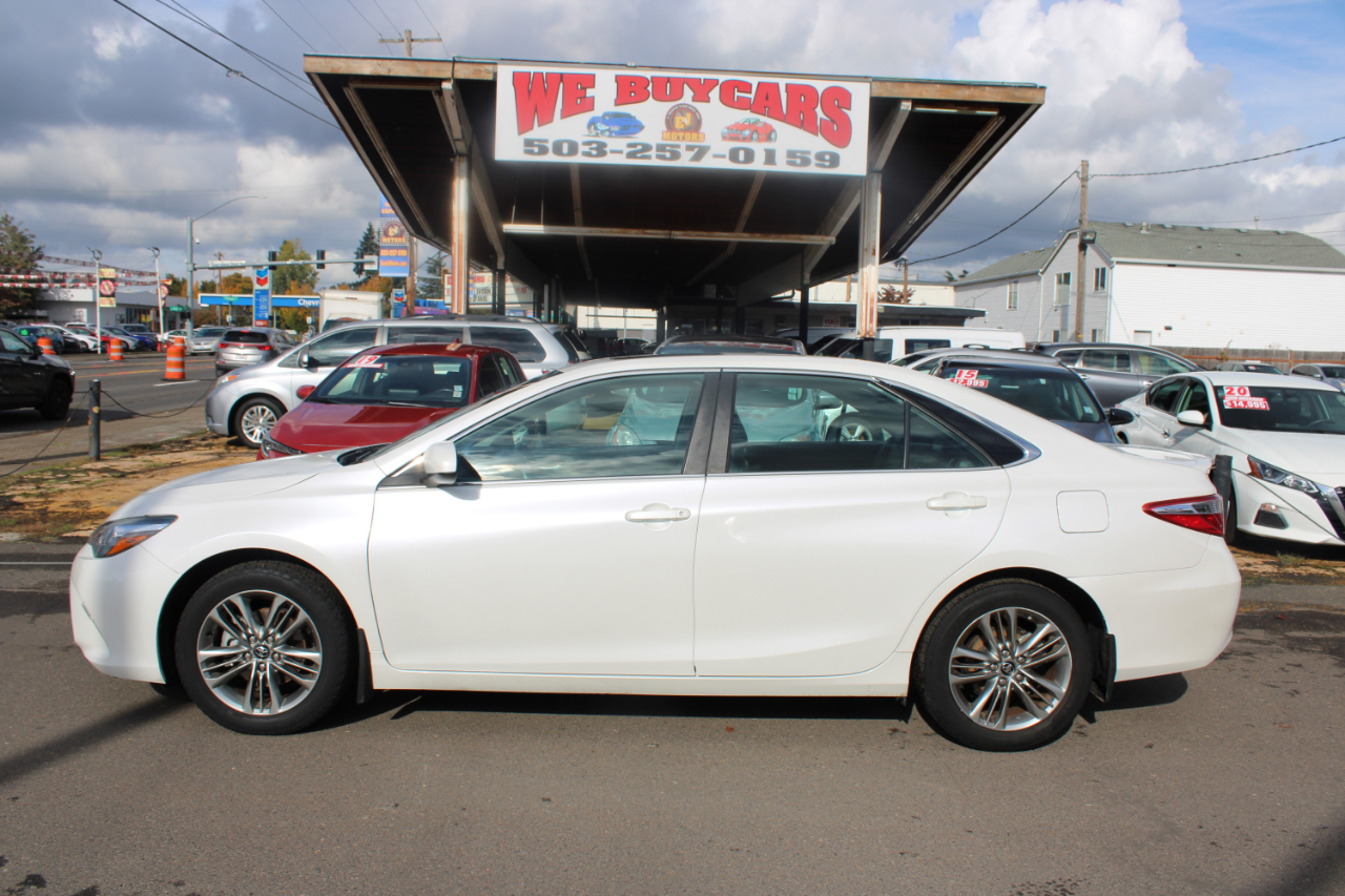 Toyota Camry 4dr Sdn I4 Auto XLE (Natl) 2015 Toyota Camry 4dr Sdn I4 Auto XLE (Natl) 2015
