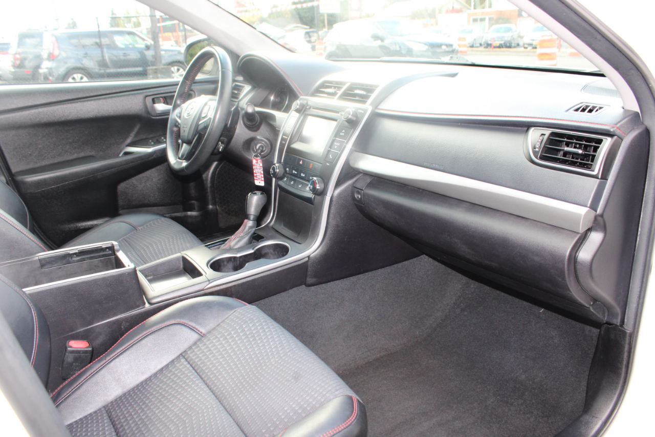 Toyota Camry 4dr Sdn I4 Auto XLE (Natl) 2015 Toyota Camry 4dr Sdn I4 Auto XLE (Natl) 2015