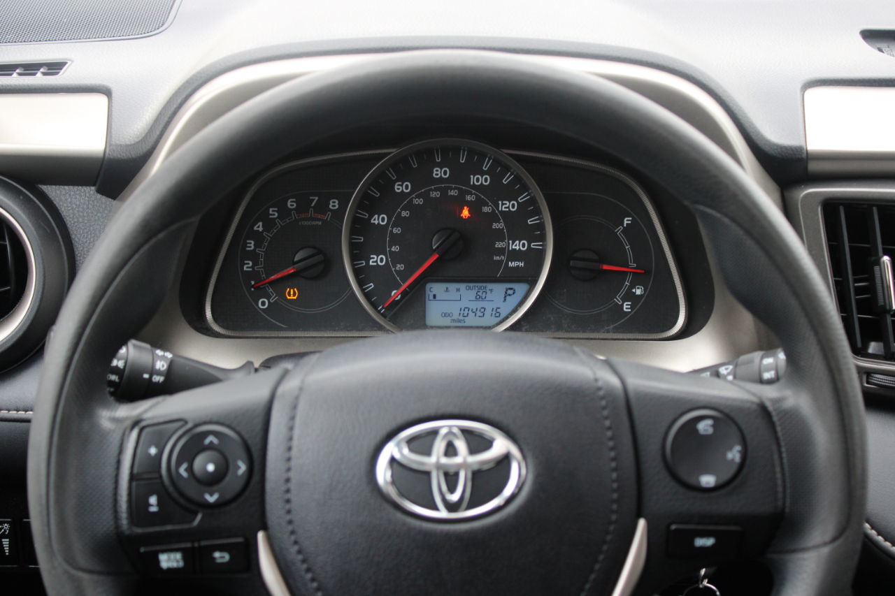 Toyota RAV4 AWD 4dr XLE (Natl) 2015 Toyota RAV4 AWD 4dr XLE (Natl) 2015