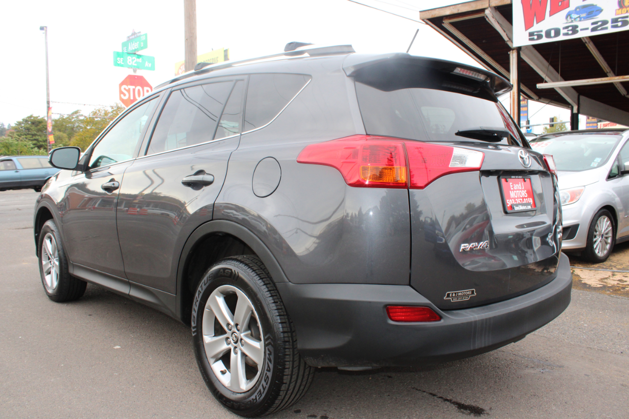 Toyota RAV4 AWD 4dr XLE (Natl) 2015 Toyota RAV4 AWD 4dr XLE (Natl) 2015