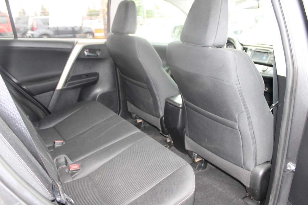 Toyota RAV4 AWD 4dr XLE (Natl) 2015 Toyota RAV4 AWD 4dr XLE (Natl) 2015