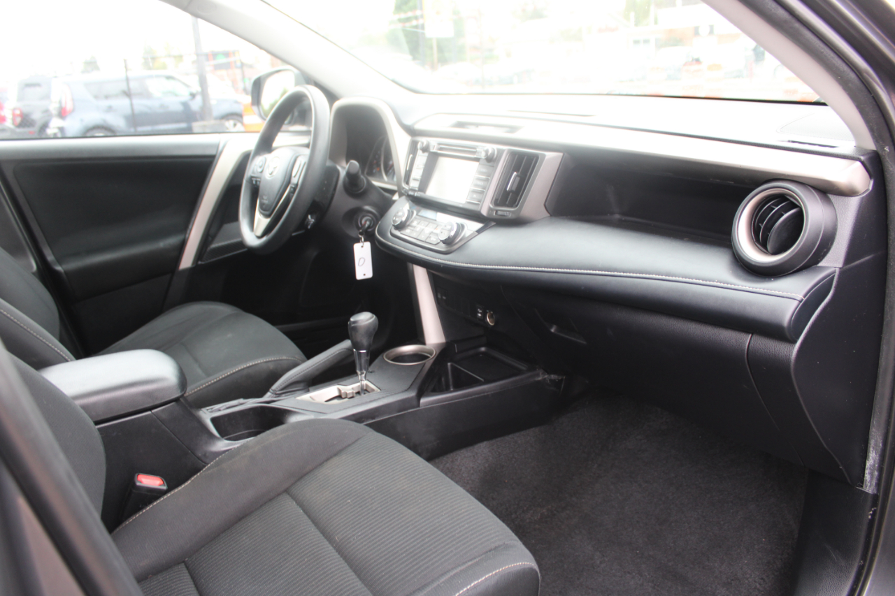 Toyota RAV4 AWD 4dr XLE (Natl) 2015 Toyota RAV4 AWD 4dr XLE (Natl) 2015