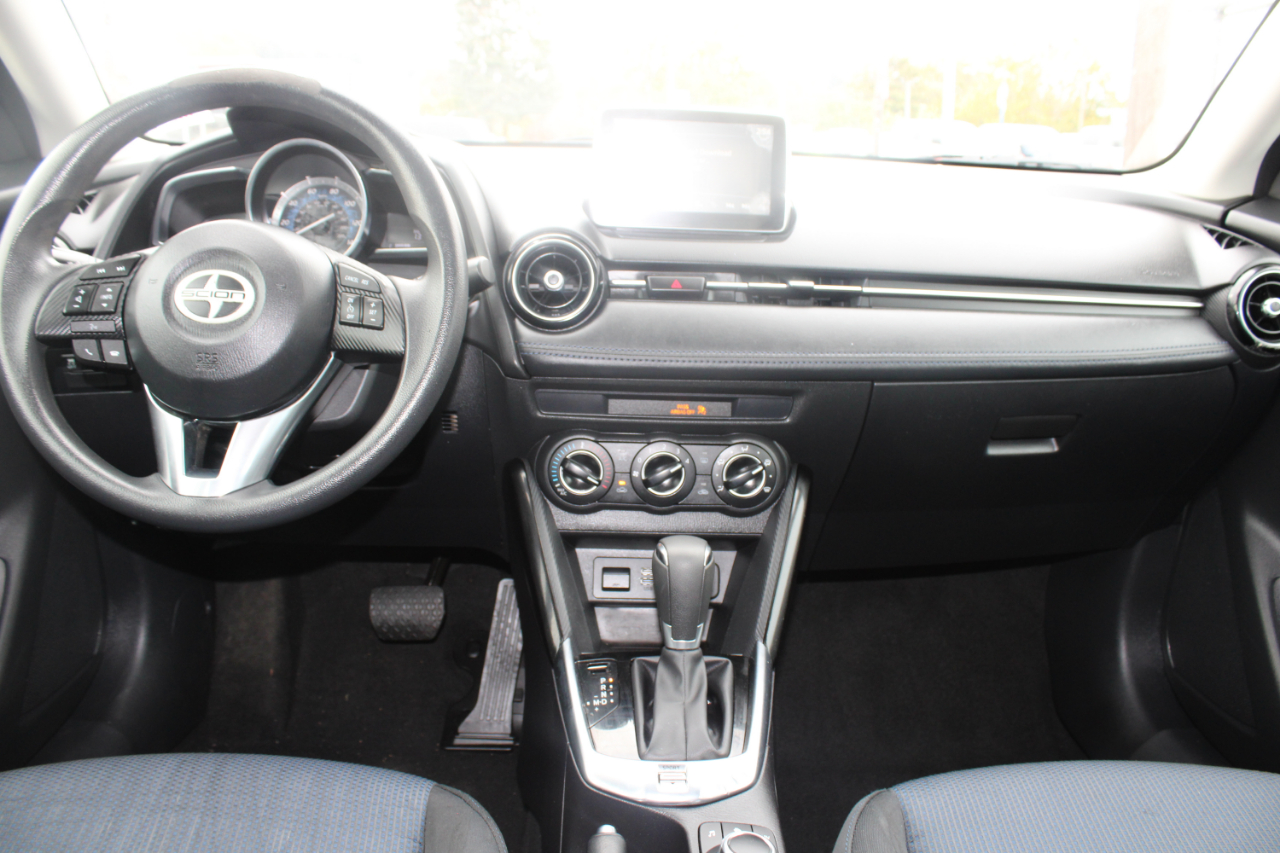 Scion iA 4dr Sdn Man (Natl) 2016 Scion iA 4dr Sdn Man (Natl) 2016