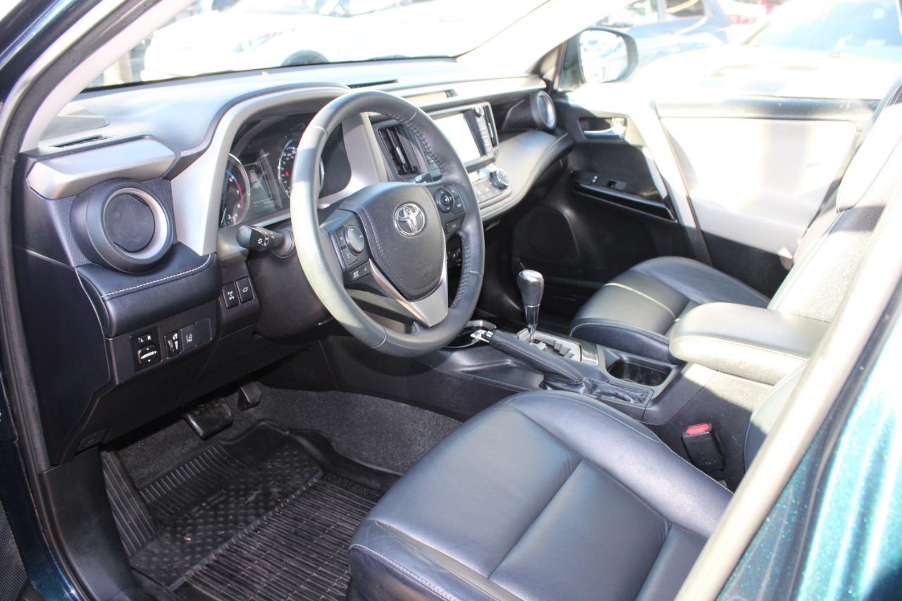 Toyota RAV4 Limited AWD (Natl) 2017