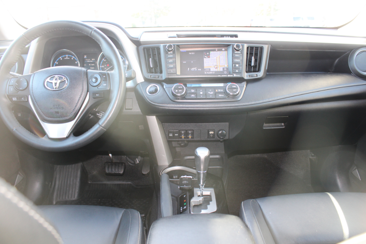 Toyota RAV4 Limited AWD (Natl) 2017