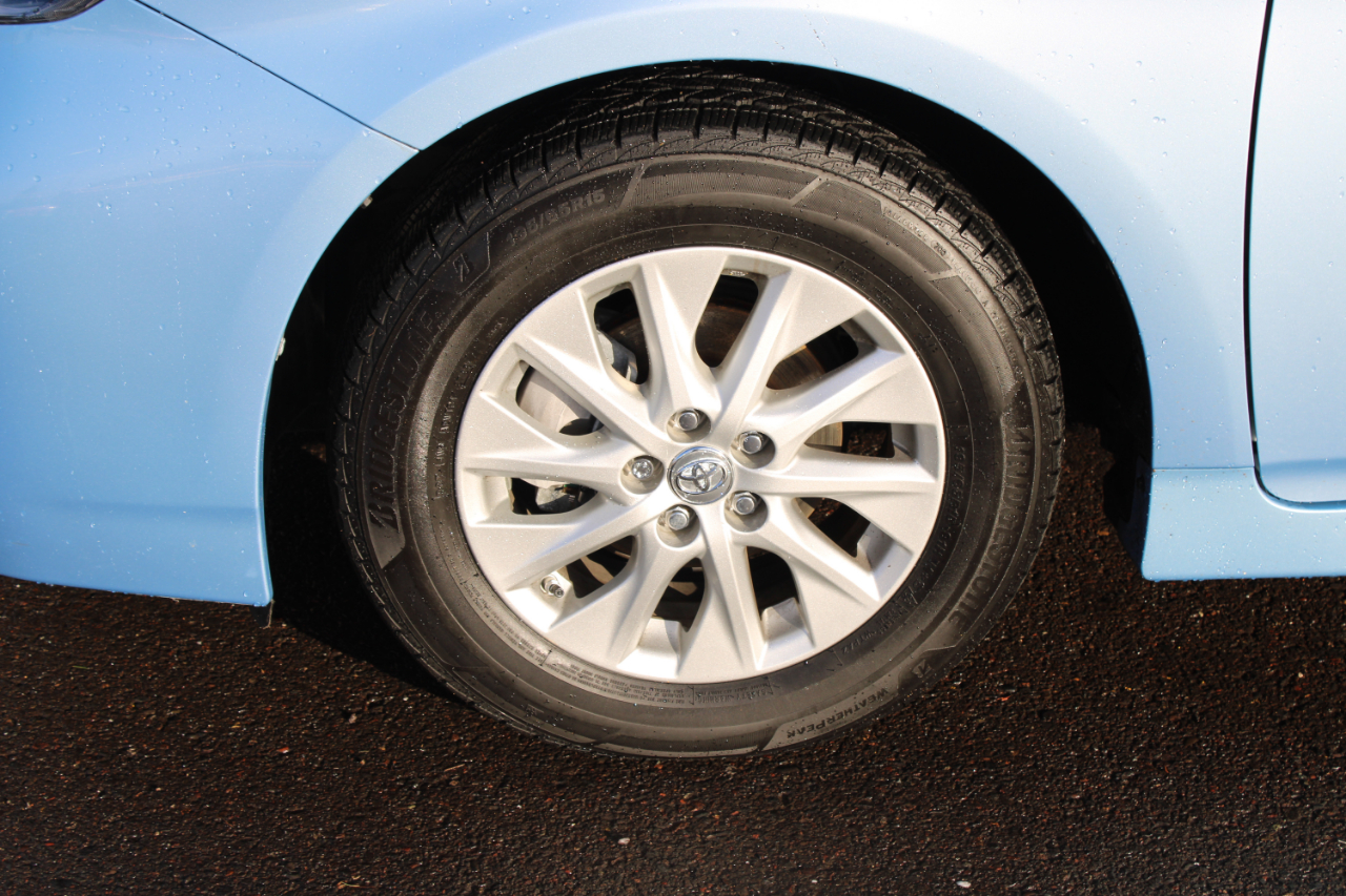 Toyota Prius Plug-In 5dr HB (Natl) 2013