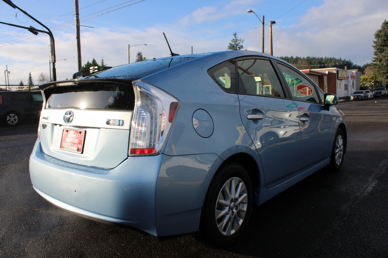 Toyota Prius Plug-In 5dr HB (Natl) 2013