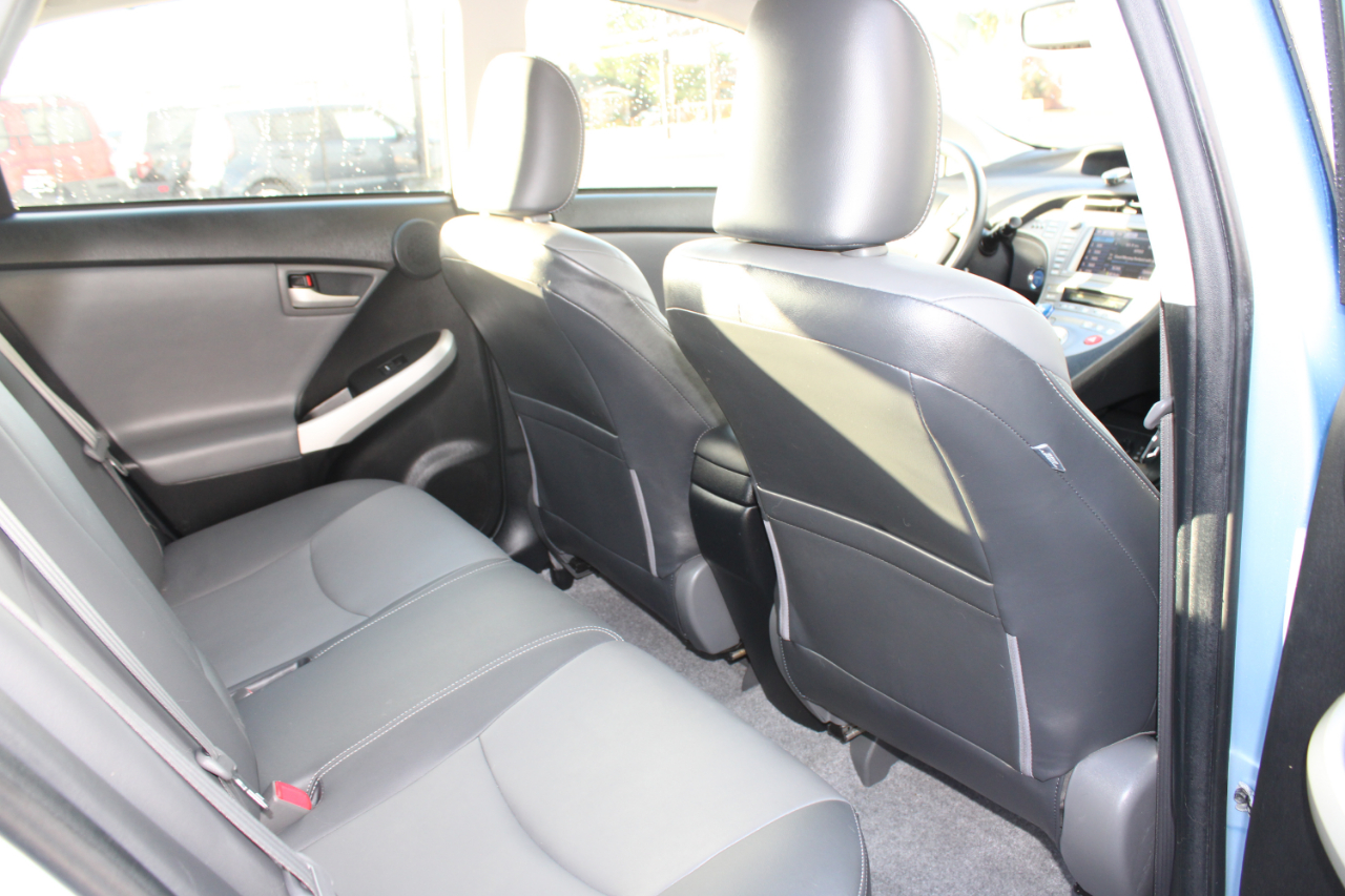 Toyota Prius Plug-In 5dr HB (Natl) 2013