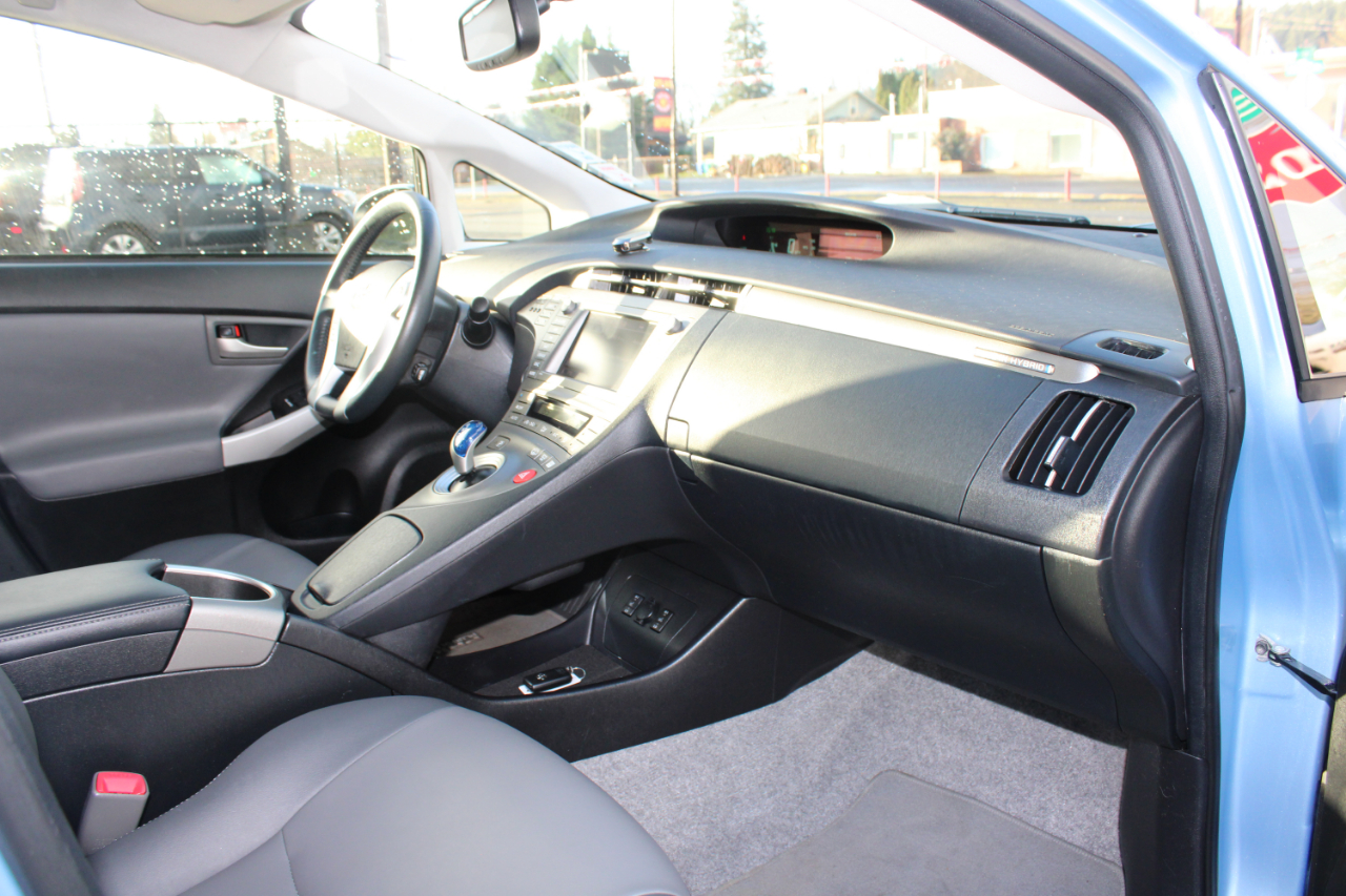 Toyota Prius Plug-In 5dr HB (Natl) 2013