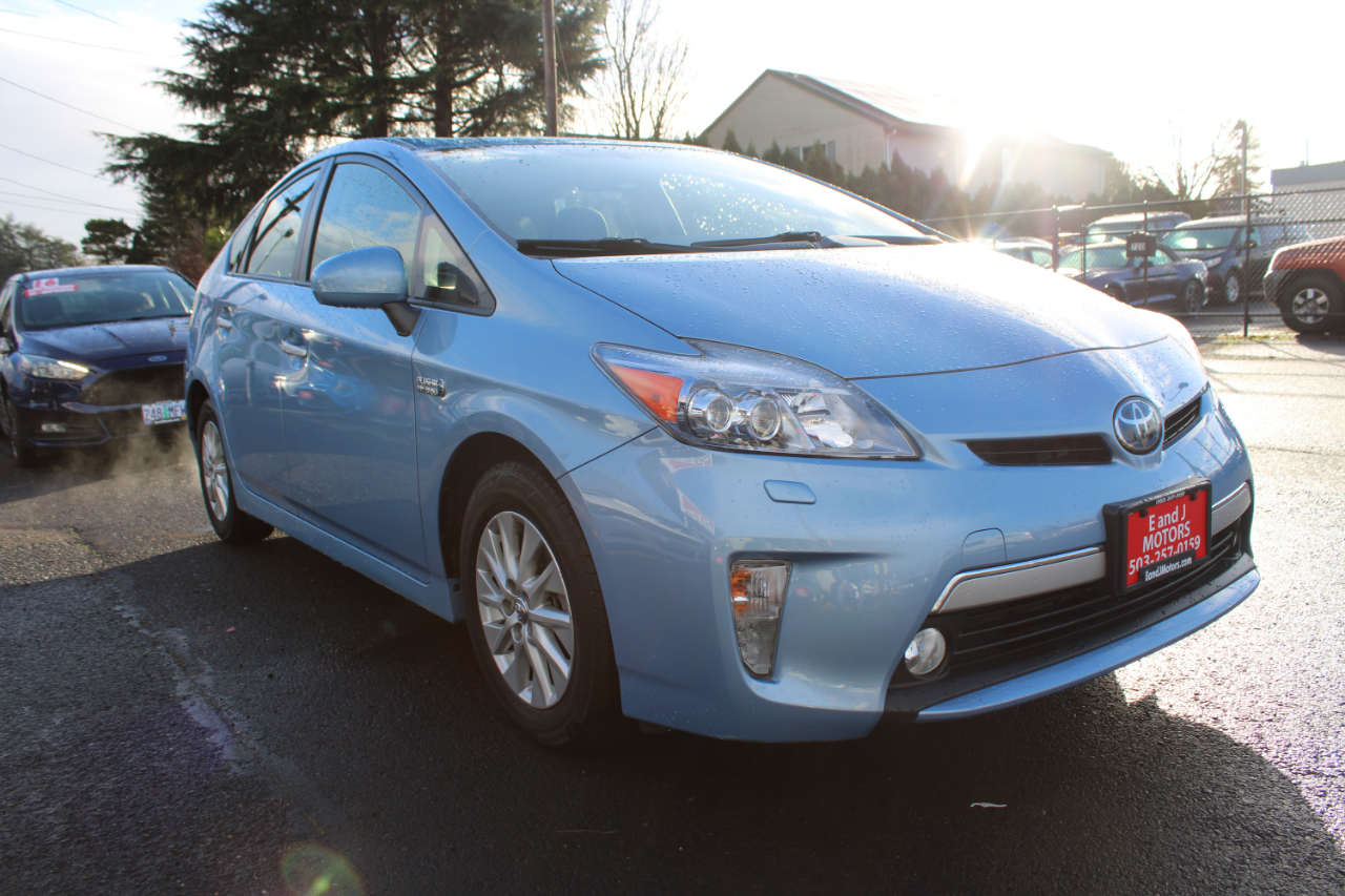 Toyota Prius Plug-In 5dr HB (Natl) 2013