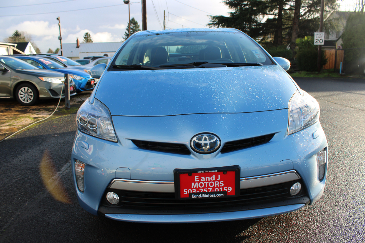 Toyota Prius Plug-In 5dr HB (Natl) 2013
