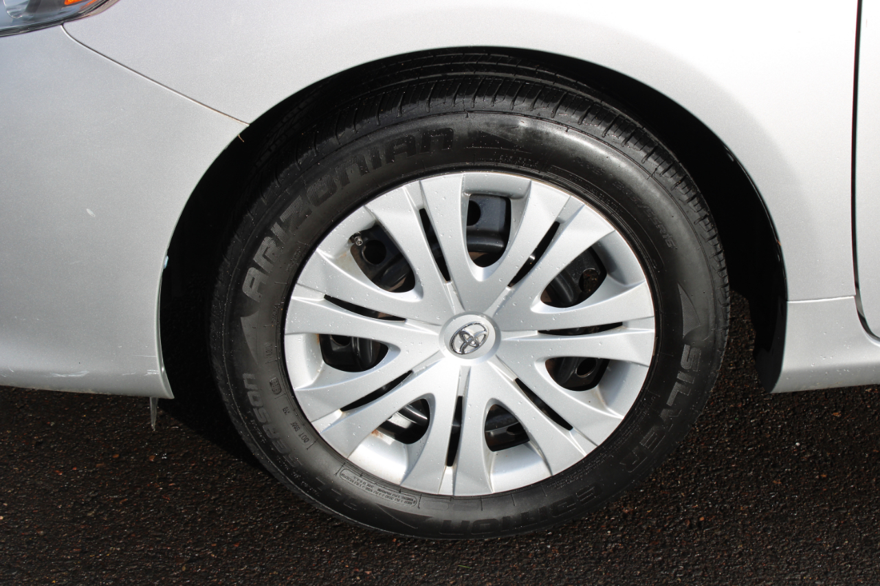 Toyota Corolla 4dr Sdn Man (Natl) 2010