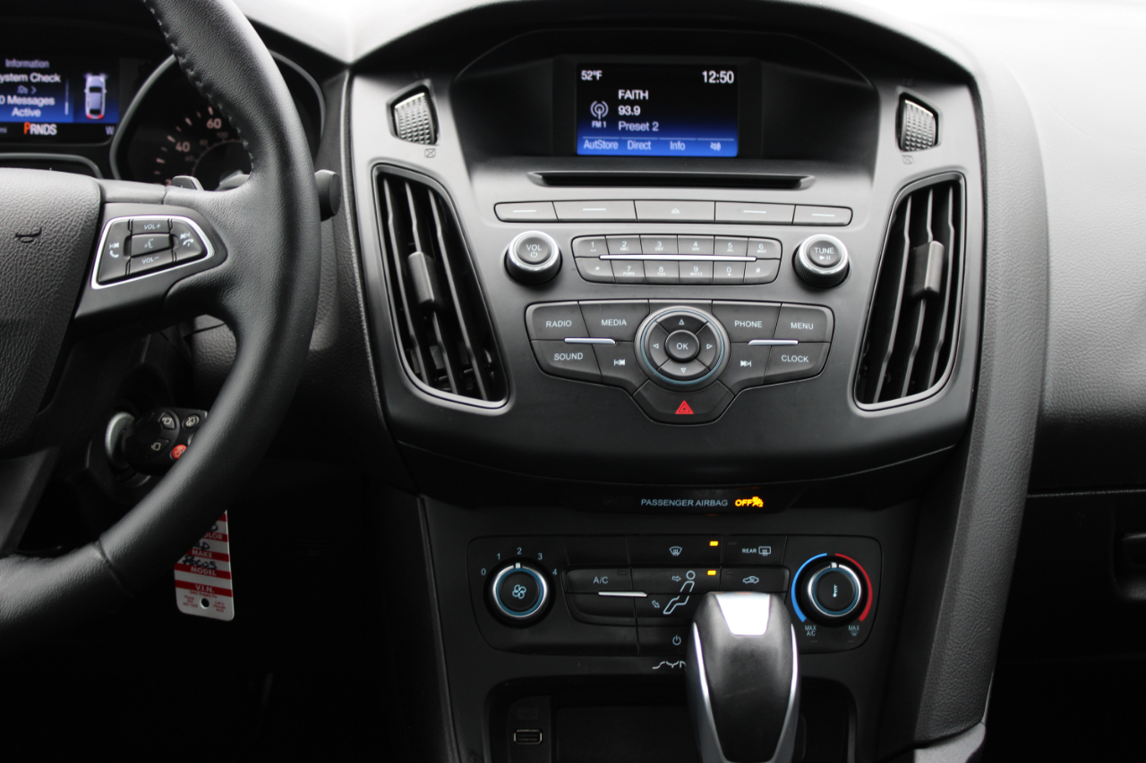 Ford Focus 4dr Sdn SE 2015