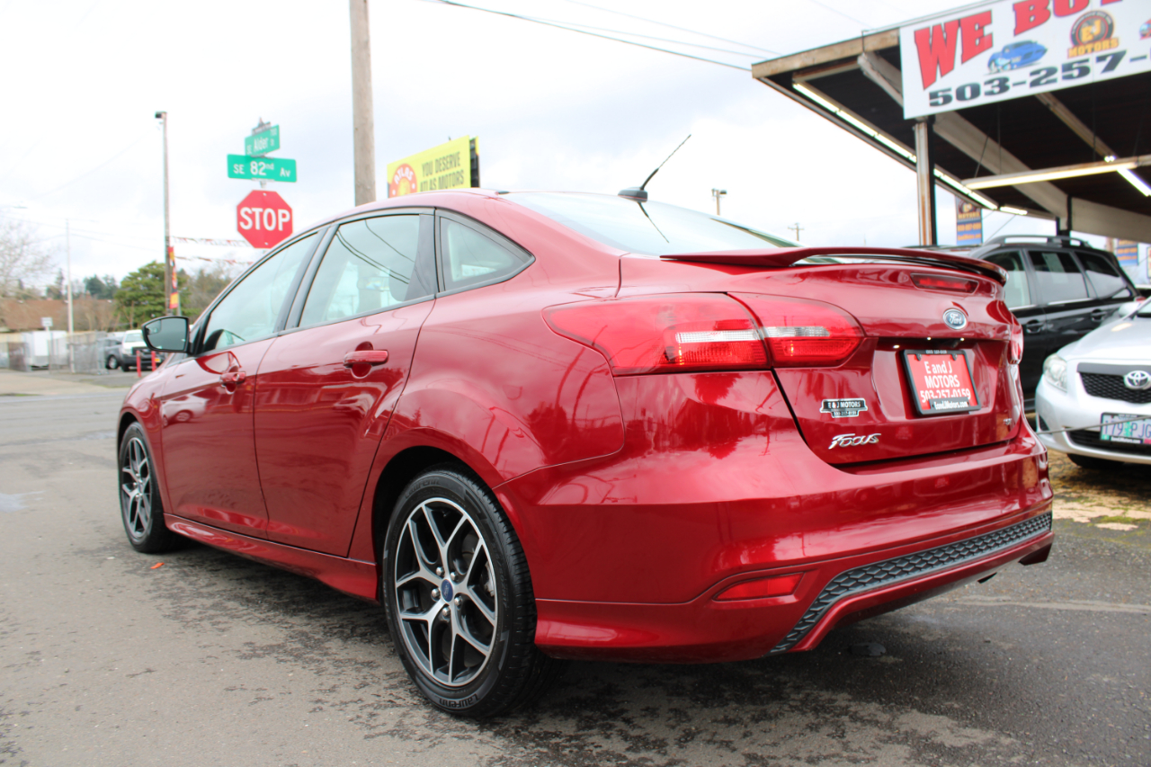 Ford Focus 4dr Sdn SE 2015
