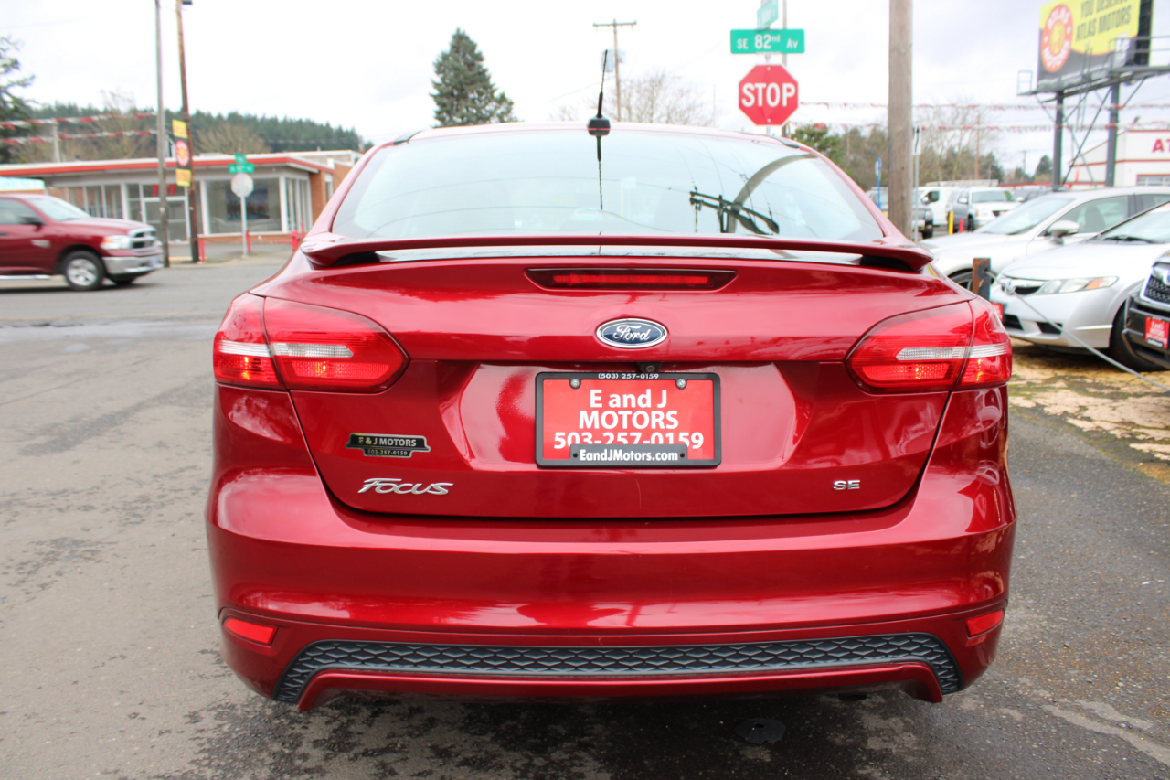 Ford Focus 4dr Sdn SE 2015