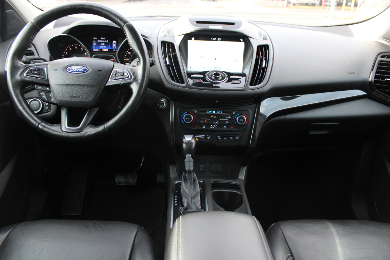 Ford Escape Titanium 4WD 2017