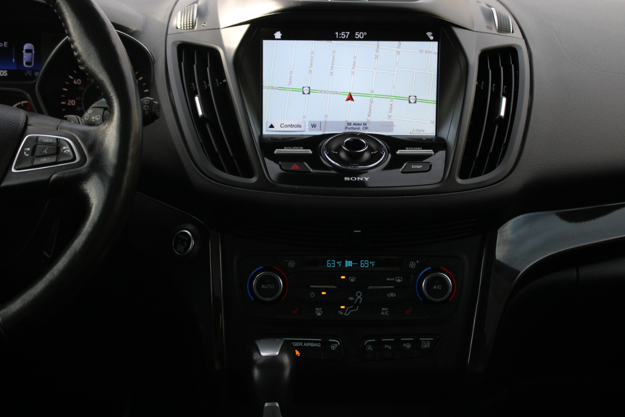 Ford Escape Titanium 4WD 2017