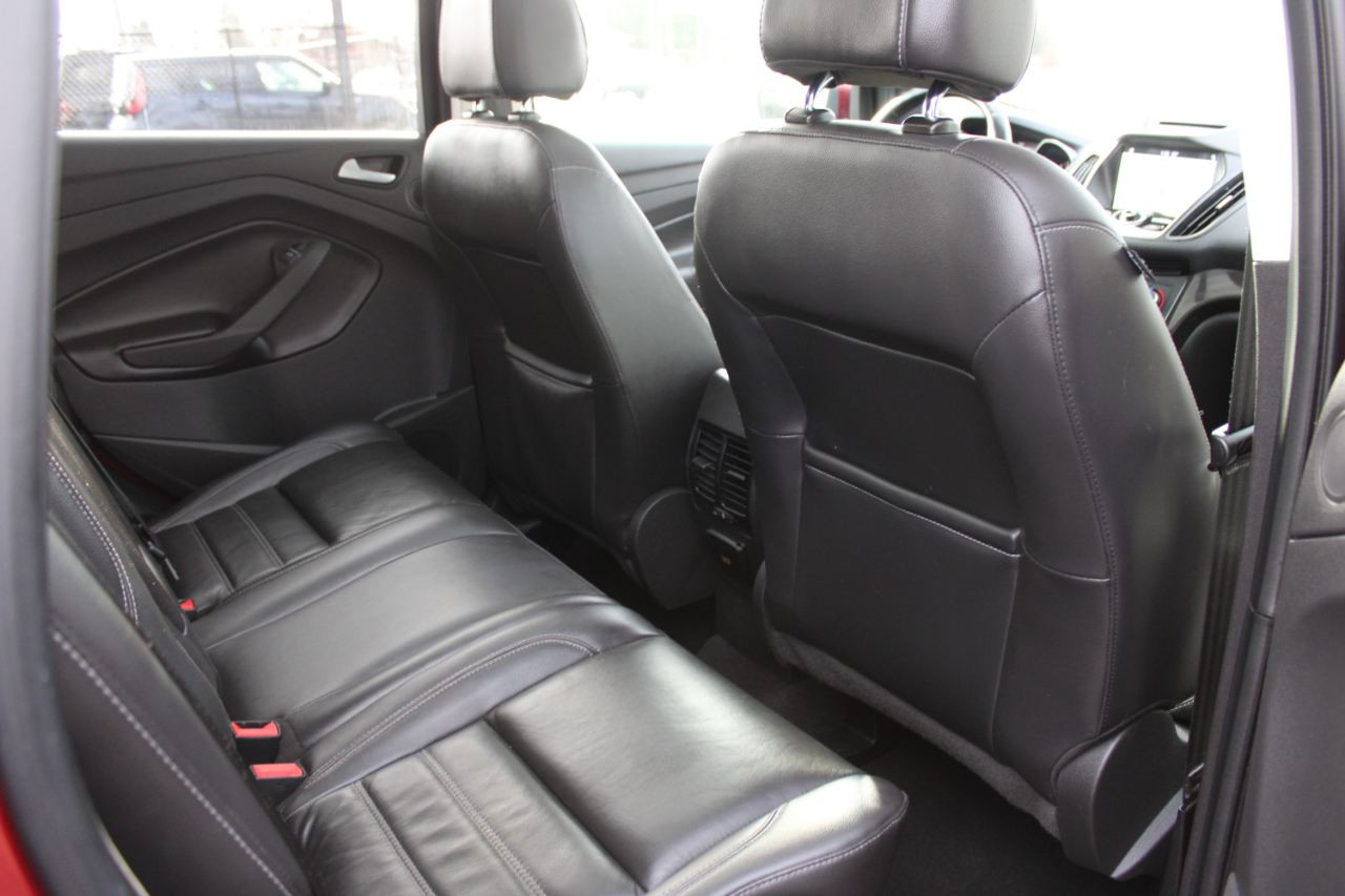 Ford Escape Titanium 4WD 2017