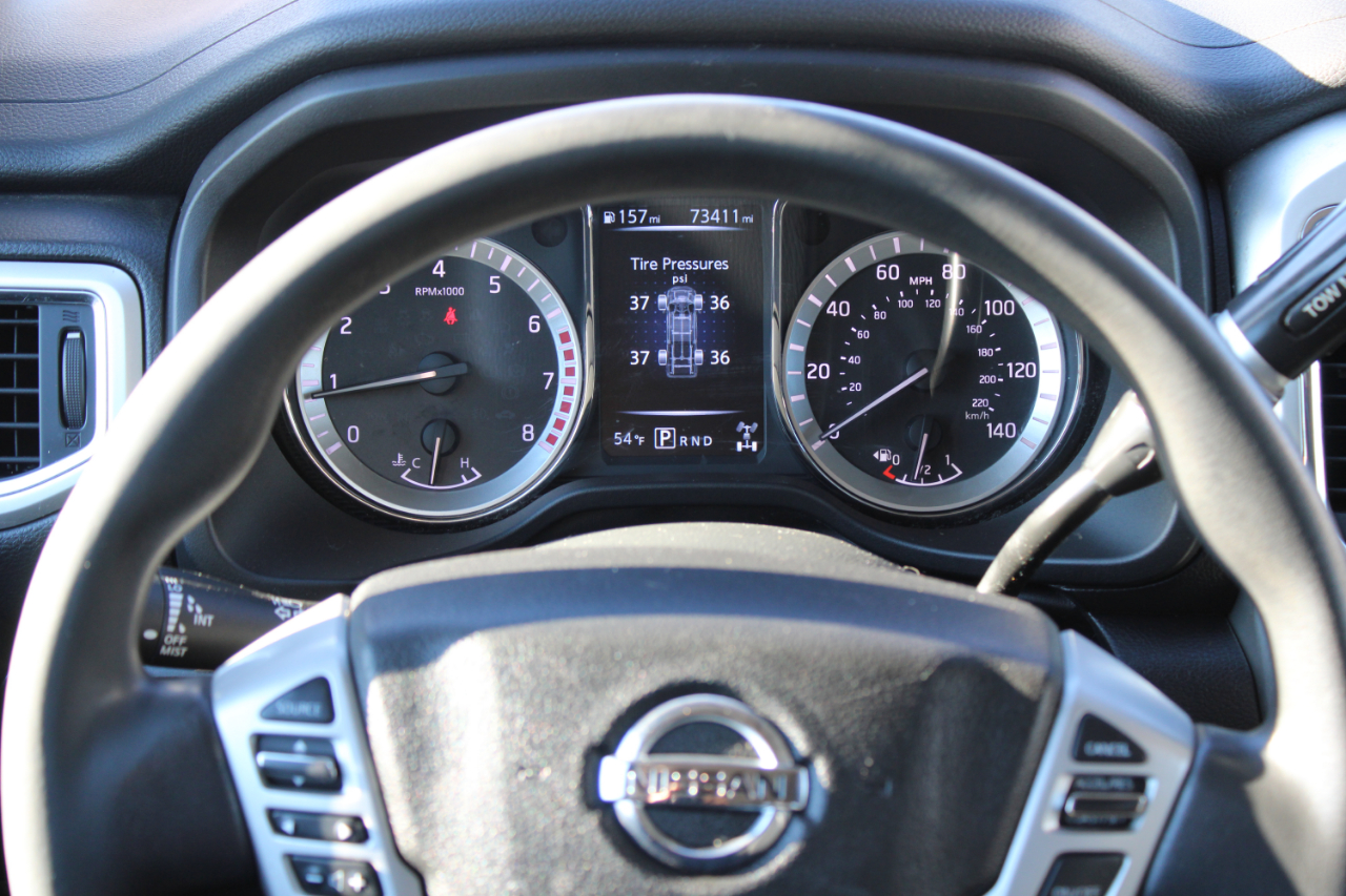 Nissan Titan 4x4 Crew Cab SV 2017