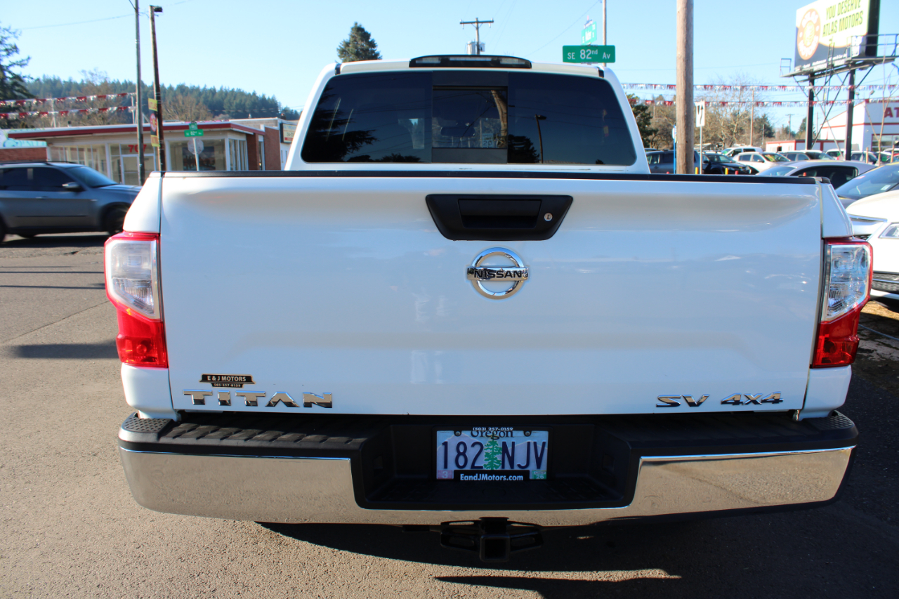 Nissan Titan 4x4 Crew Cab SV 2017