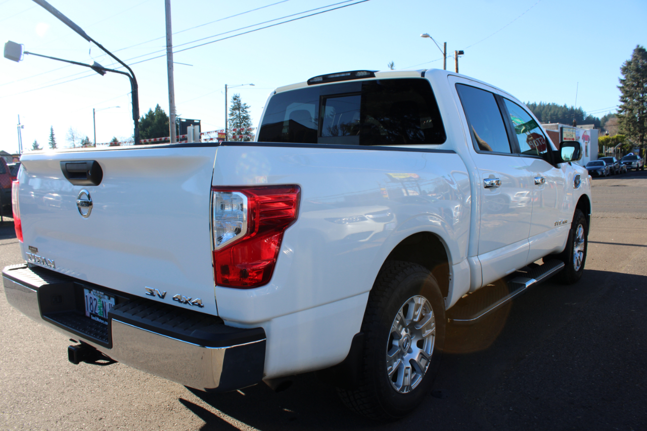 Nissan Titan 4x4 Crew Cab SV 2017