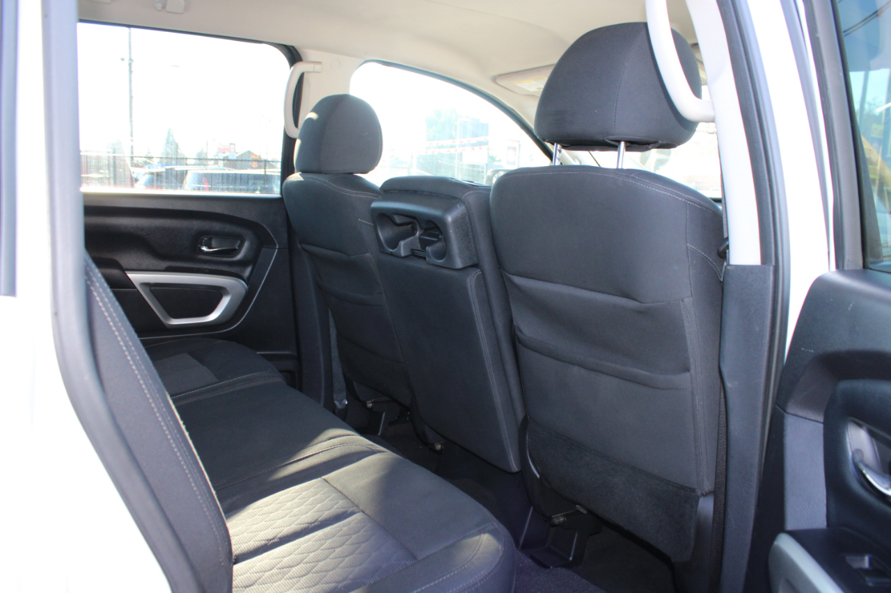 Nissan Titan 4x4 Crew Cab SV 2017