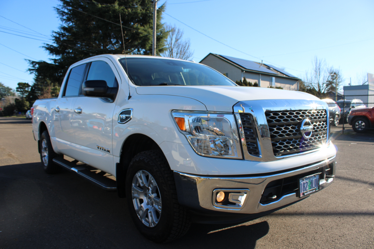 Nissan Titan 4x4 Crew Cab SV 2017