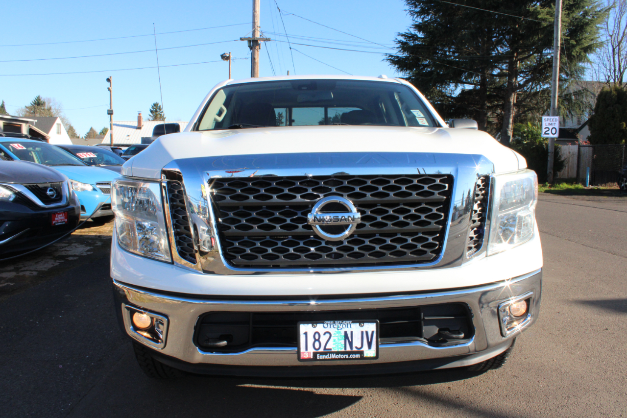 Nissan Titan 4x4 Crew Cab SV 2017