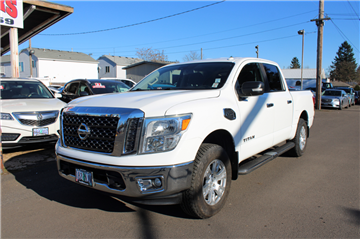 2017 Nissan Titan 4x4 Crew Cab SV