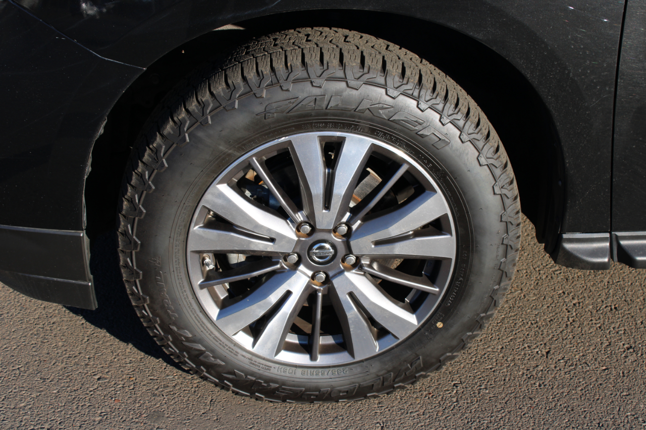 Nissan Pathfinder 4x4 SV 2018