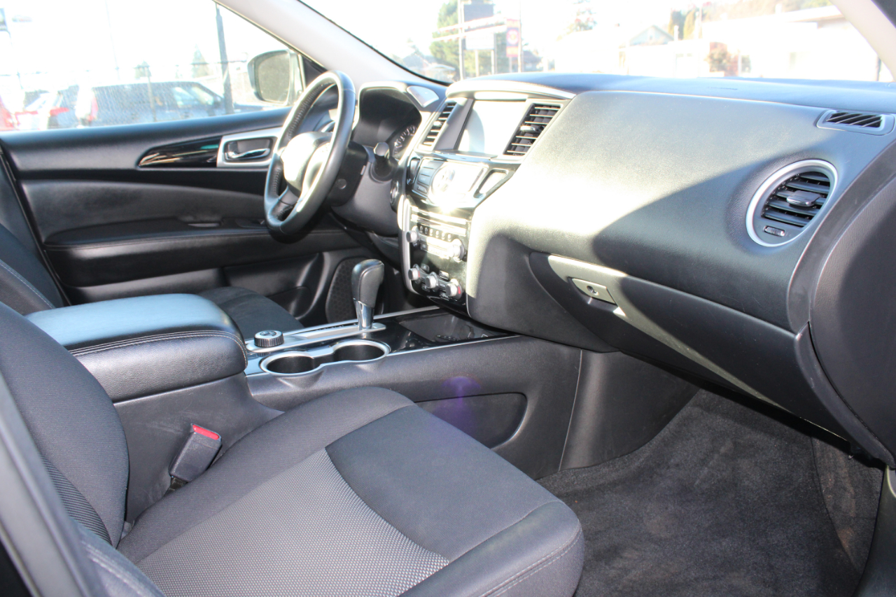 Nissan Pathfinder 4x4 SV 2018