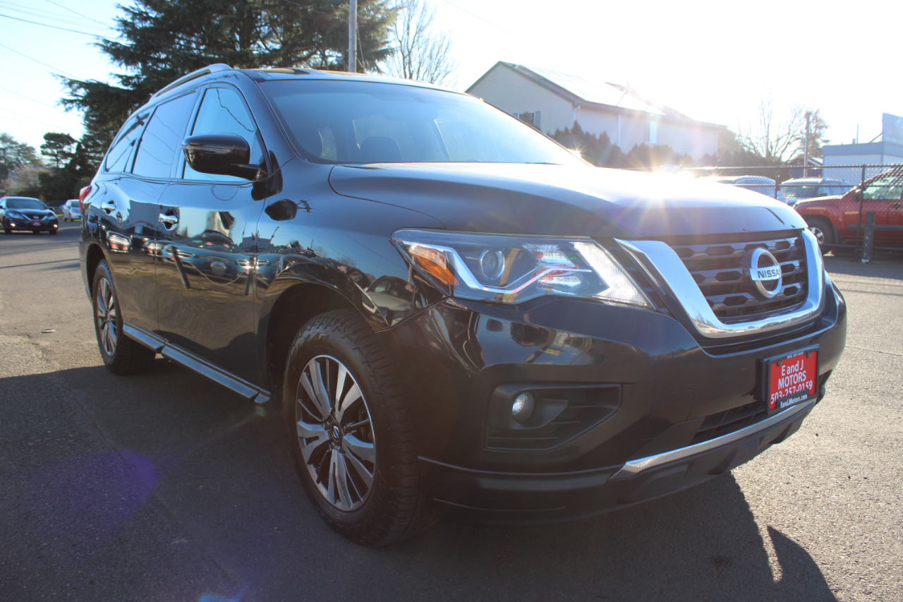 Nissan Pathfinder 4x4 SV 2018