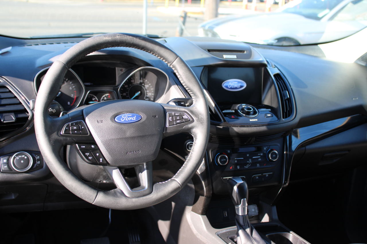 Ford Escape Titanium 4WD 2017