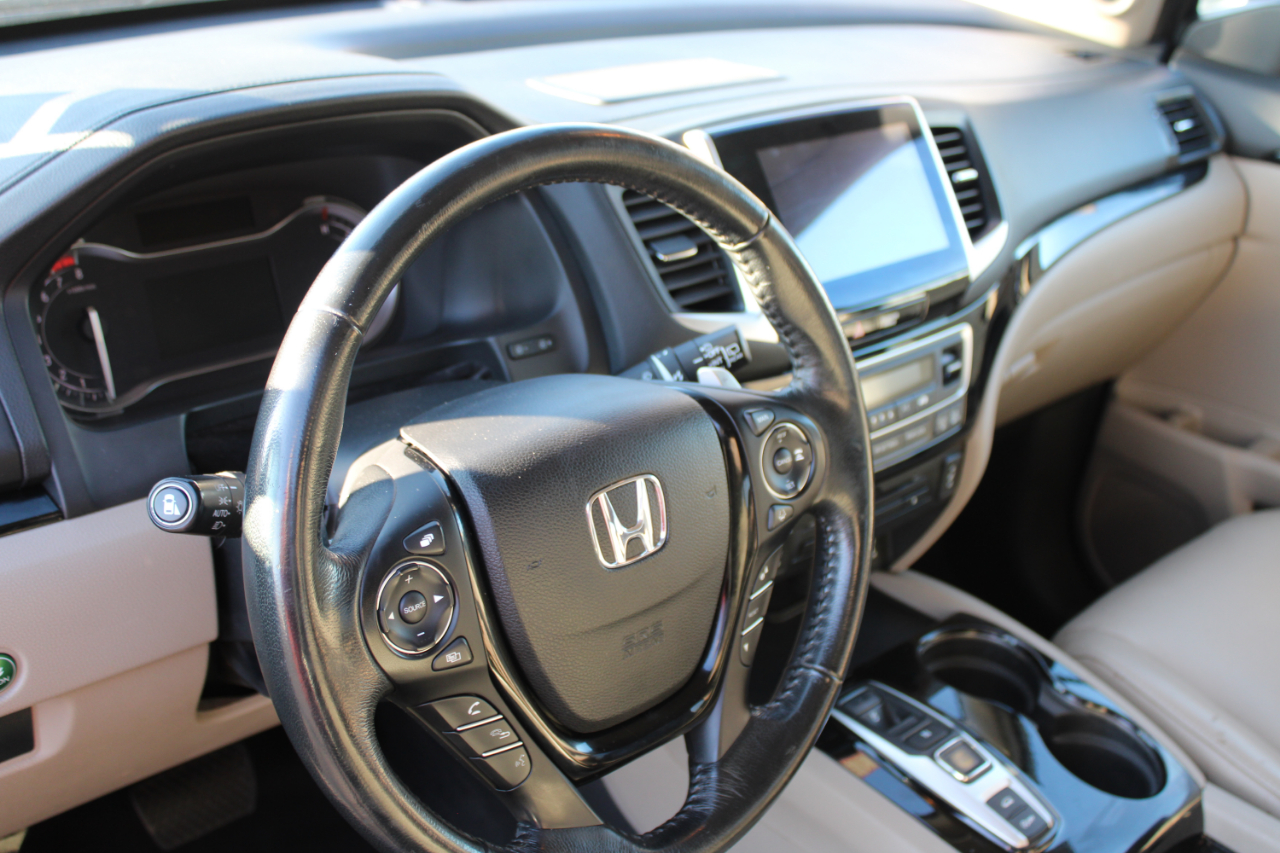 Honda Pilot AWD 4dr Touring w/RES & Navi 2016