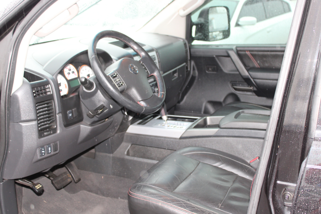 Nissan Titan 4WD Crew Cab SWB PRO-4X 2012