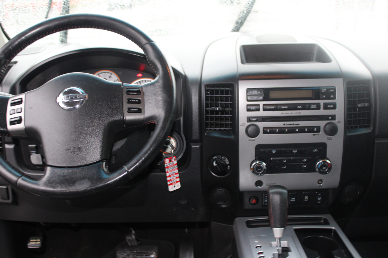 Nissan Titan 4WD Crew Cab SWB PRO-4X 2012