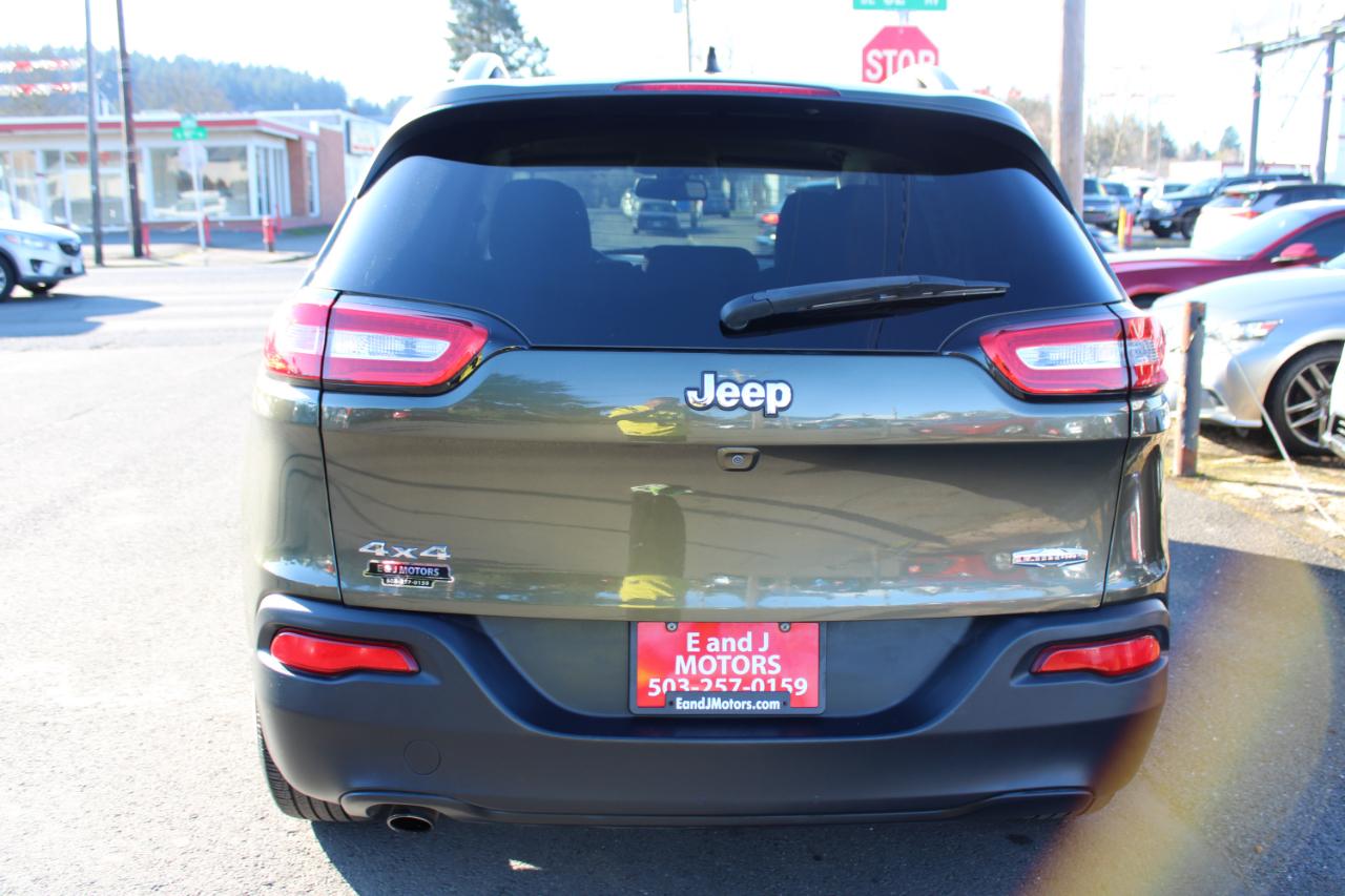 Jeep Cherokee 4WD 4dr Latitude 2015