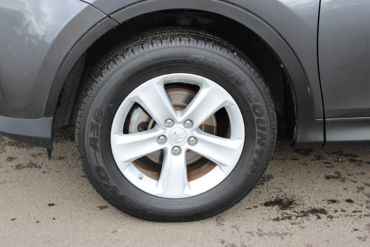 Toyota RAV4 AWD 4dr XLE (Natl) 2014