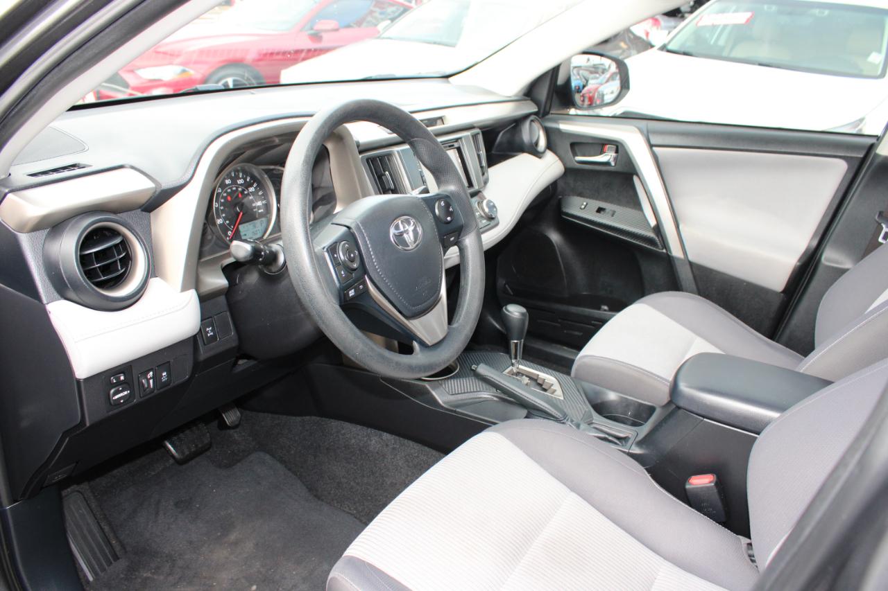 Toyota RAV4 AWD 4dr XLE (Natl) 2014