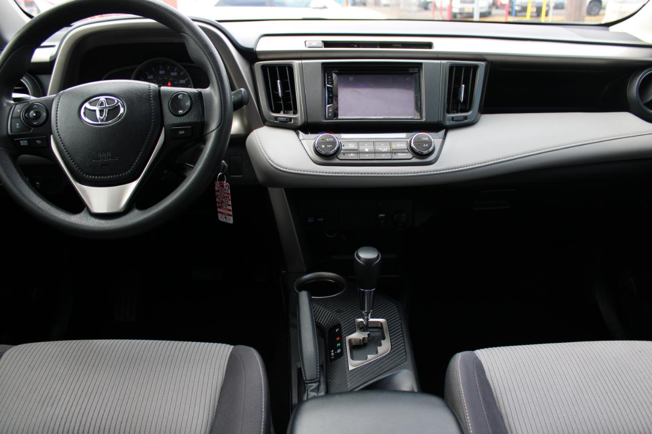 Toyota RAV4 AWD 4dr XLE (Natl) 2014