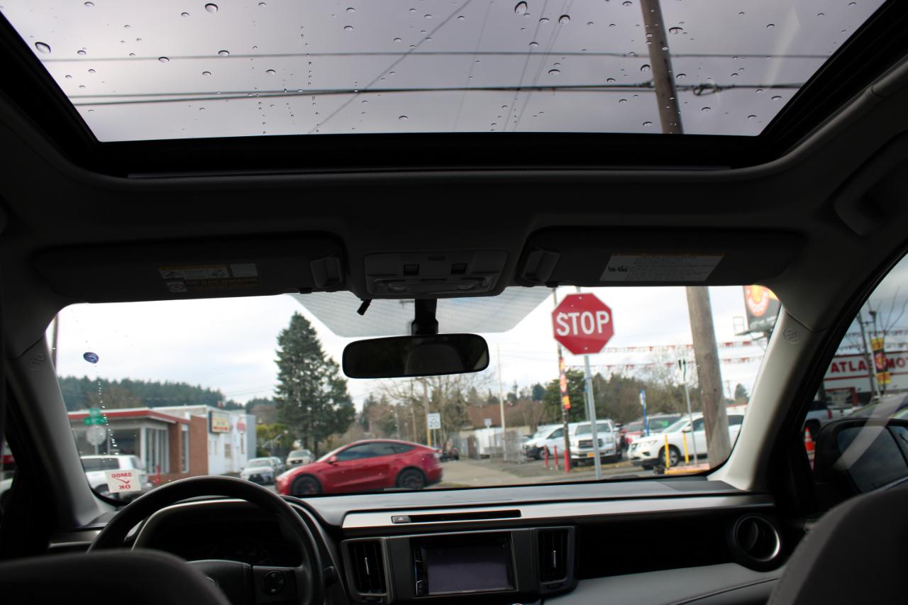 Toyota RAV4 AWD 4dr XLE (Natl) 2014