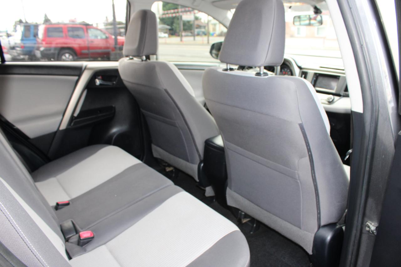 Toyota RAV4 AWD 4dr XLE (Natl) 2014