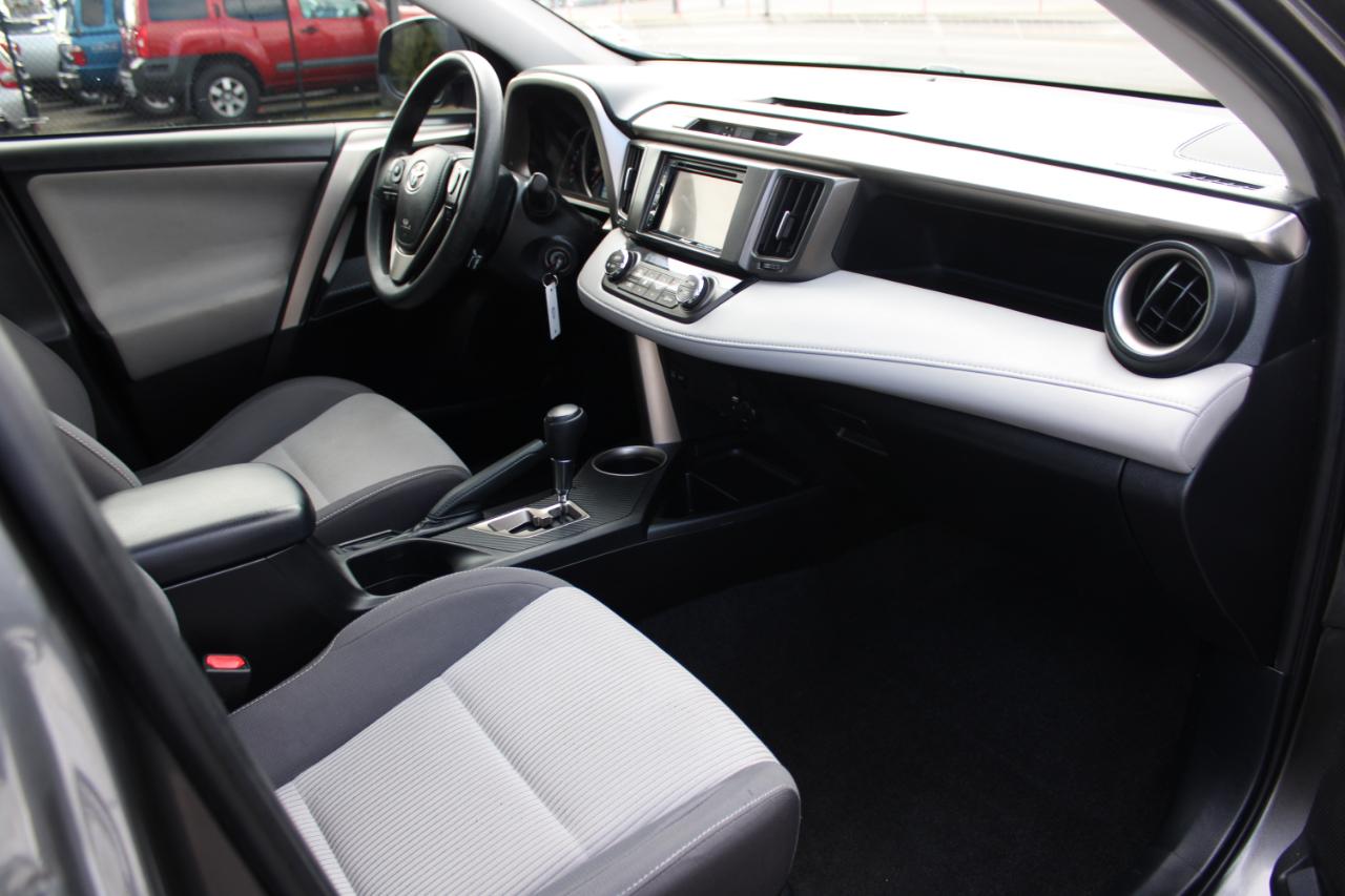 Toyota RAV4 AWD 4dr XLE (Natl) 2014